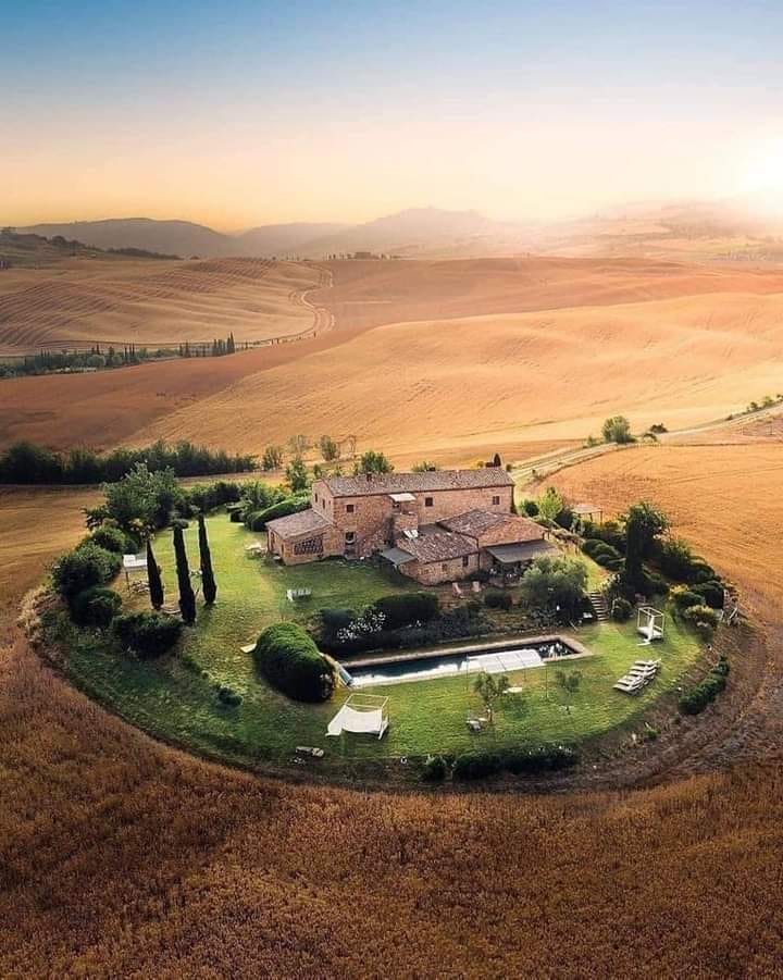 Villa Pienza in Tuscany, Italy.jpg